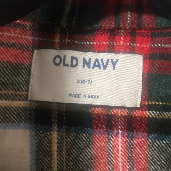 Old navy Boys S(6/7) red,green,white plaid flannel button up, EUC - Picture 3 of 4